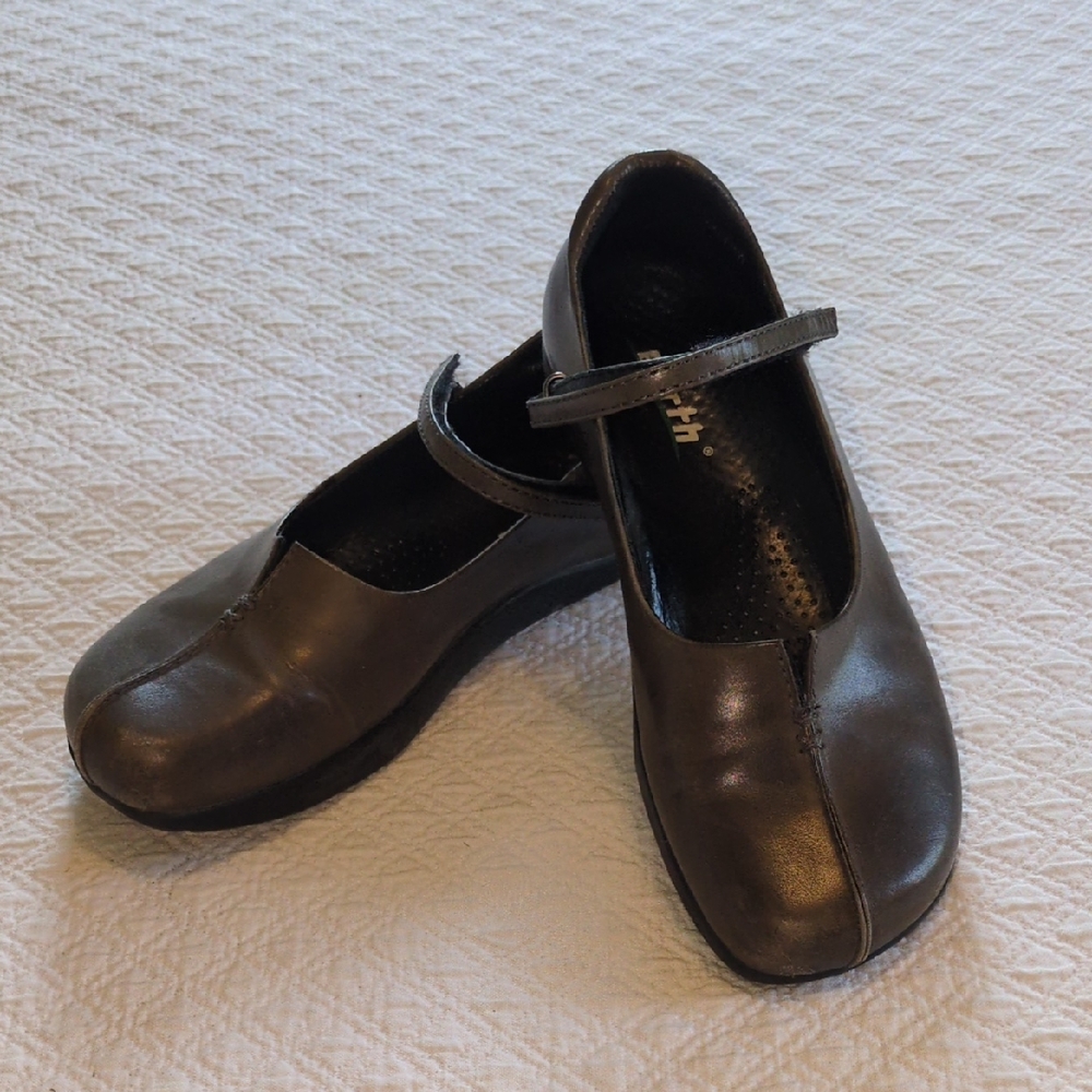 Vintage Kalso Earth Mary Janes in Pewter Gray Size 7.5